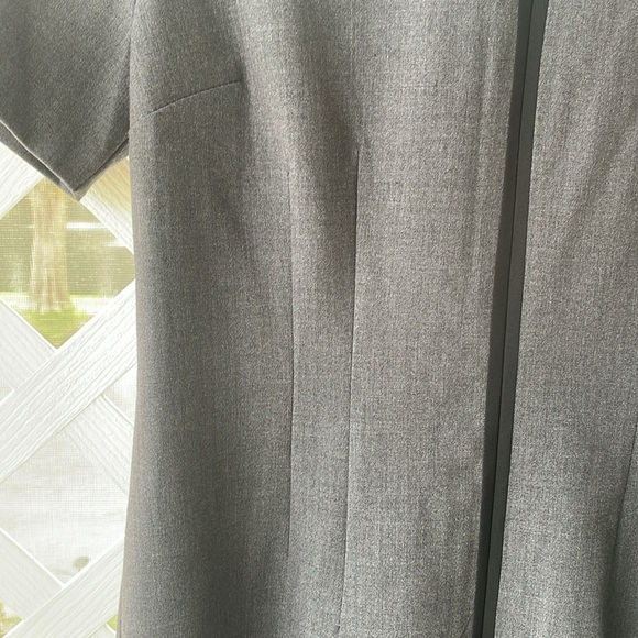 Tahari Keyhole Neck Fitted Sheath Dress - Picture 9 of 14